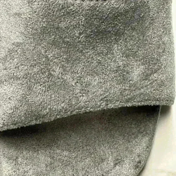 NWT Maurices Gray Suede Tiffany Sculpted Block Heels Size 8.5 - Picture 9 of 14